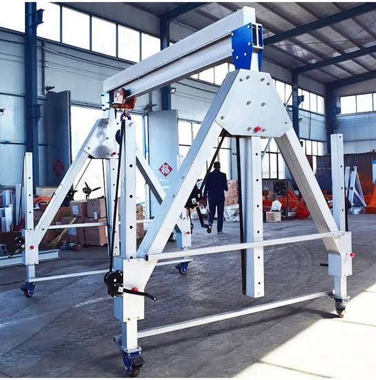 Macara portal pliabilă din aluminiu, capacitate de până la 1.000 kg