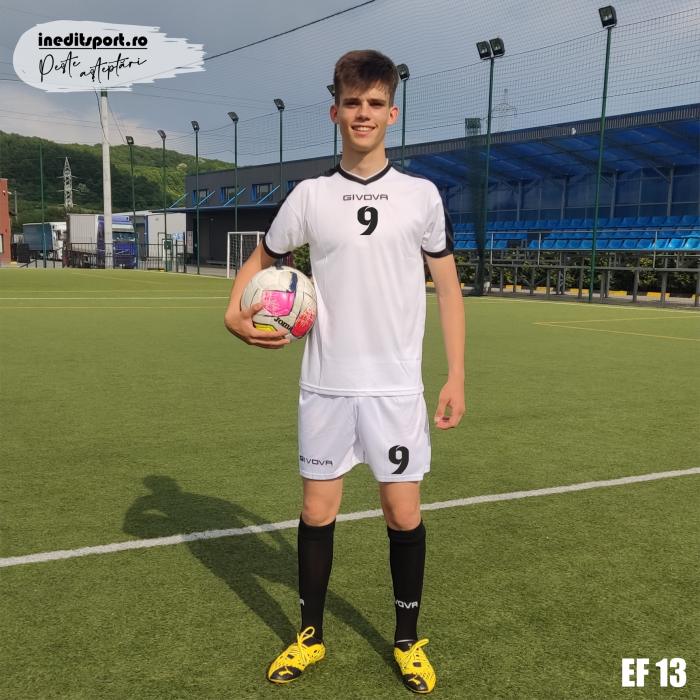 KIT GIVOVA Echipament fotbal personalizat copii si adulti PEF13 [1]