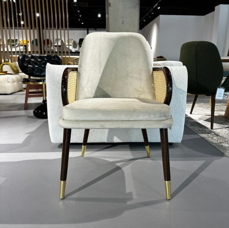 Scaun din lemn de nuc, tapițat în material textil ivory - ROMEO [1]