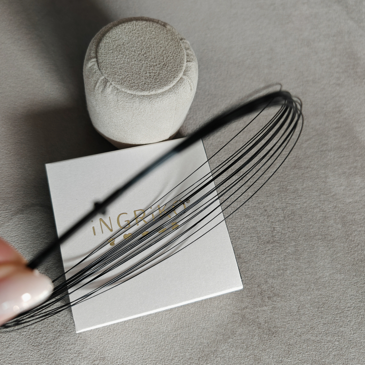 Colier negru la baza gatului – 17 fire fine, finisaj PVD premium [2]