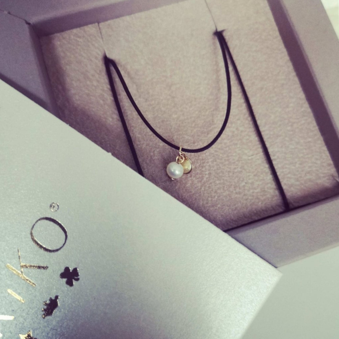 Colier snur reglabil cu perla si mini banut aur 14K [5]