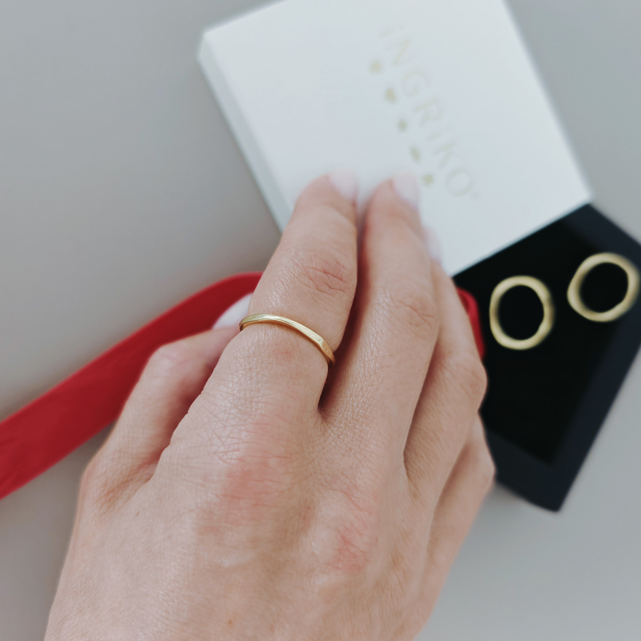 Inel geometric din argint placat cu aur, finisaj hammered [4]