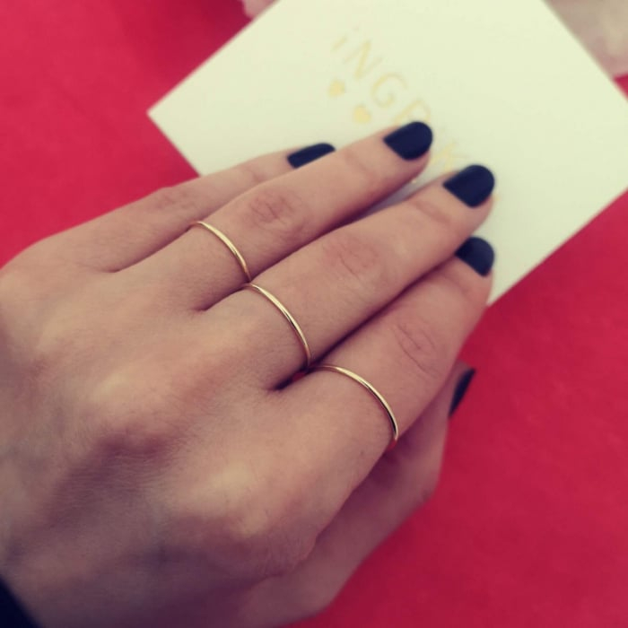 Inel subtire din aur galben 14K, minimalist si elegant [3]