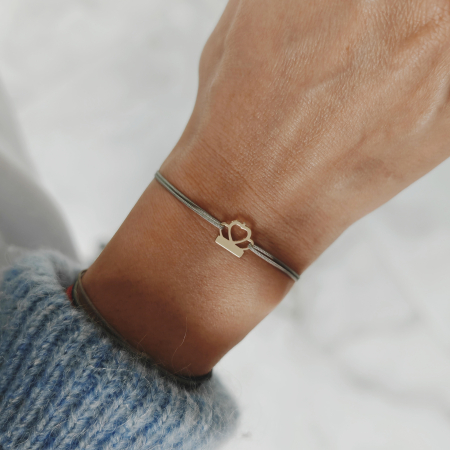 Bratara cu pandantiv coronita din aur galben 14k cu snur reglabil [1]