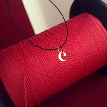 Cadou pentru Mama - Colier snur cu litera e din aur galben 14K