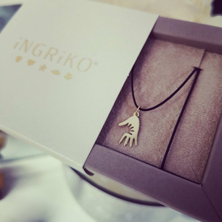 Choker aur - Colier snur reglabil cu pandantiv aur 14K hands