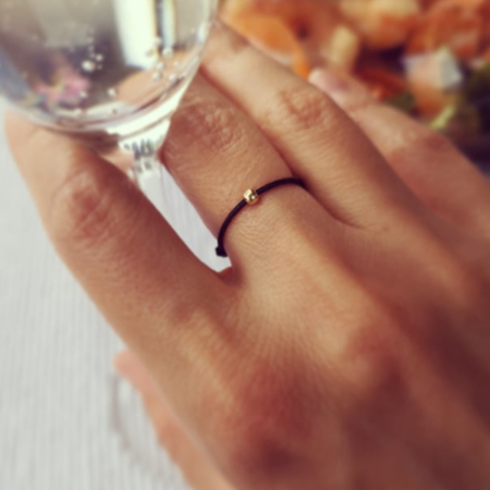 Inel snur negru cu biluta aur 14K [6]