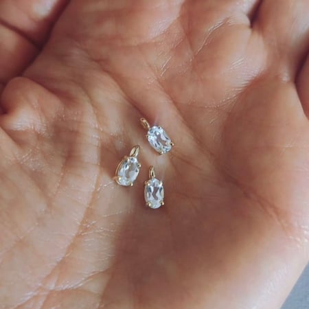 Lantisoare - Pandantiv Topaz Alb Natural Oval din Aur Galben 14K pentru Lanț Semirigid Ingriko