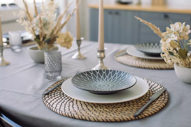 Ghidul complet pentru aranjarea mesei: De la tacâmuri la decor