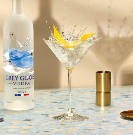 Grey Goose Vodka 700 ml – Vodcă Premium Franceză, Distilată în Cinci Etape, 40% Alcool [1]
