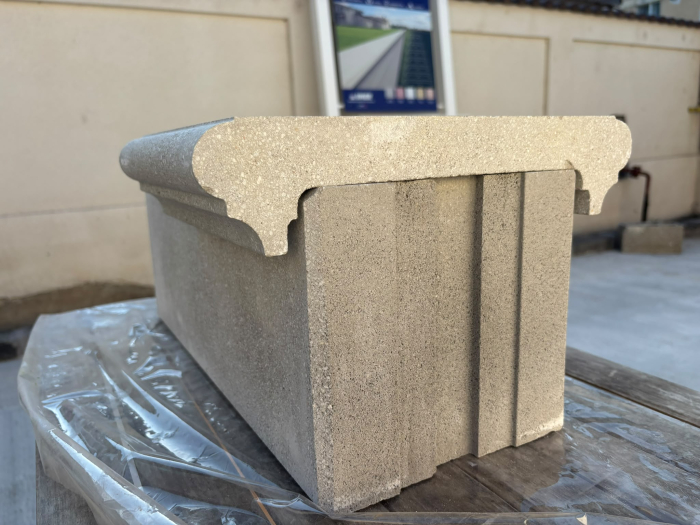 Bolțar din beton (finisat pe o parte): 50 x 11.3 x h20 [11]