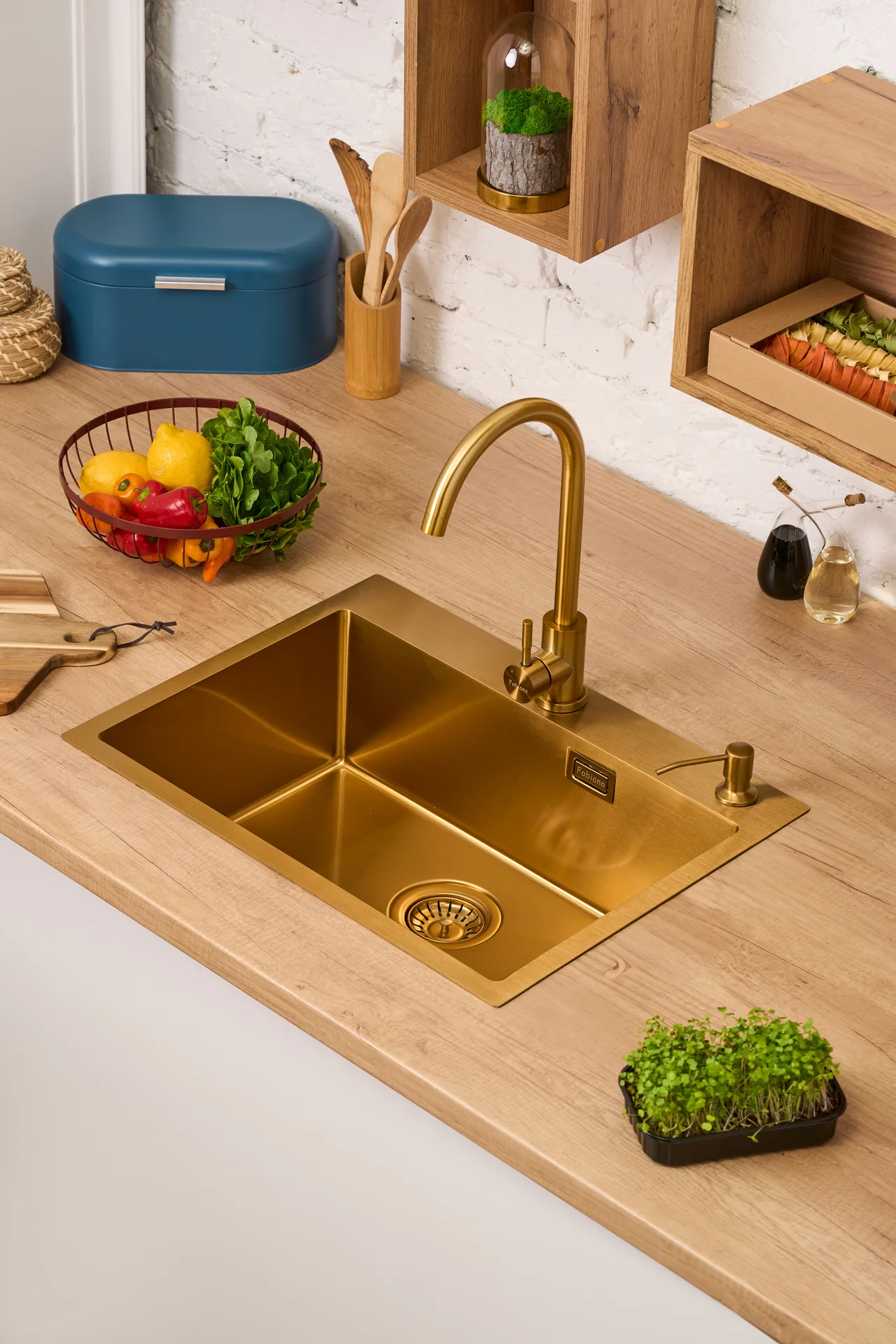 Chiuvete - Chiuvetă 600 x 450 Nano PVD Gold baterie + dozator