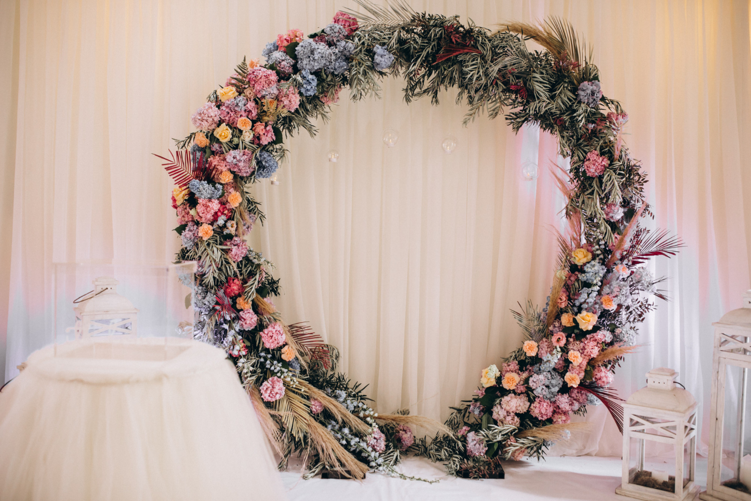 Decoratiuni florale pentru nunta si botez: Tendintele anului