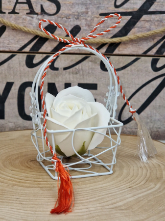 Martisor  Cosulet cu Trandafir de Sapun Alb [3]