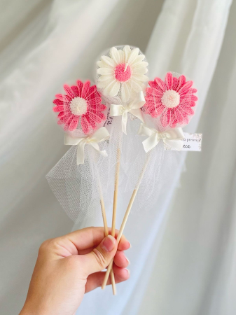 NUNTA - Marturii lumanare margareta PE BAT PINK