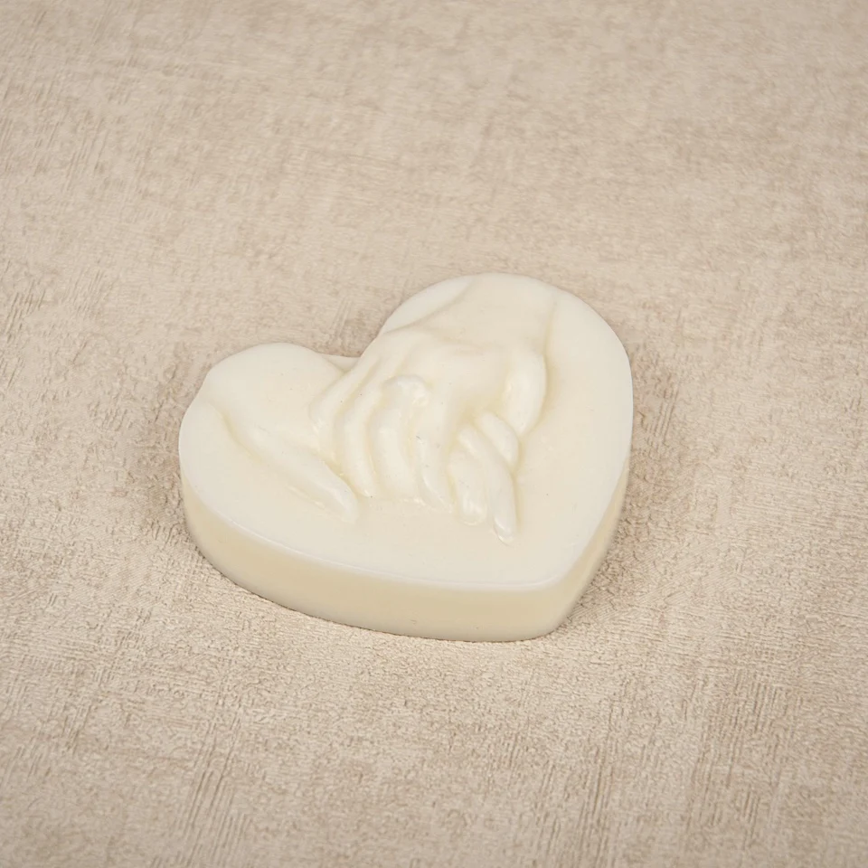 Mărturii nuntă lumânare inimă cu mâini împreunate [2]