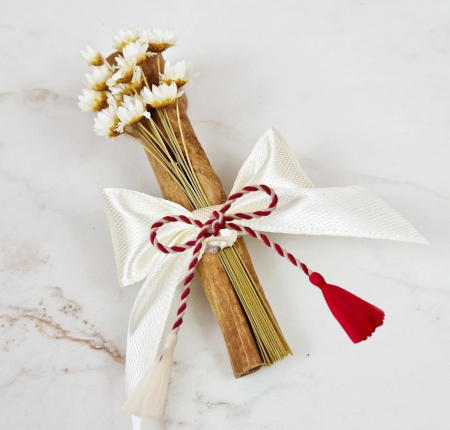 8 Martie - cadou 8 Martie SCORTISOARA & FLORI ALBE