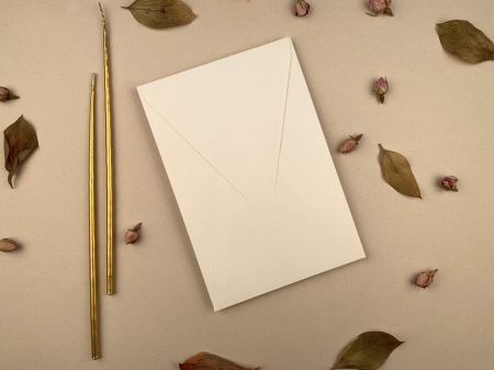 Plicuri si cartoane pentru INVITATII - Plic de invitatii CREM (14cm x 21cm G)