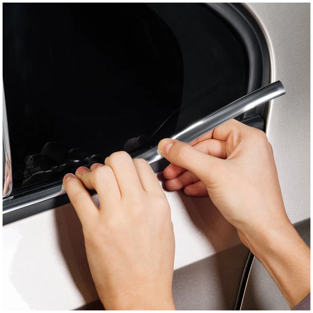 Rola Ornament autoadeziv 6mm x 15m culoare Crom SILVER – IoArtify.ro [7]