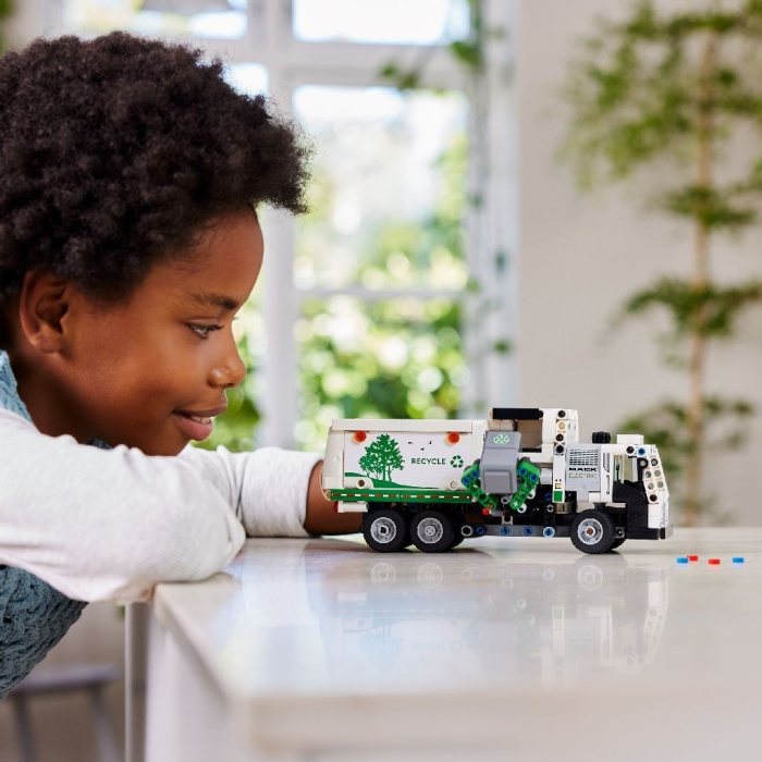 Lego Technic Autogunoiera Mack Lr Electric 42167 cu motor electric - IoArtify.ro [3]