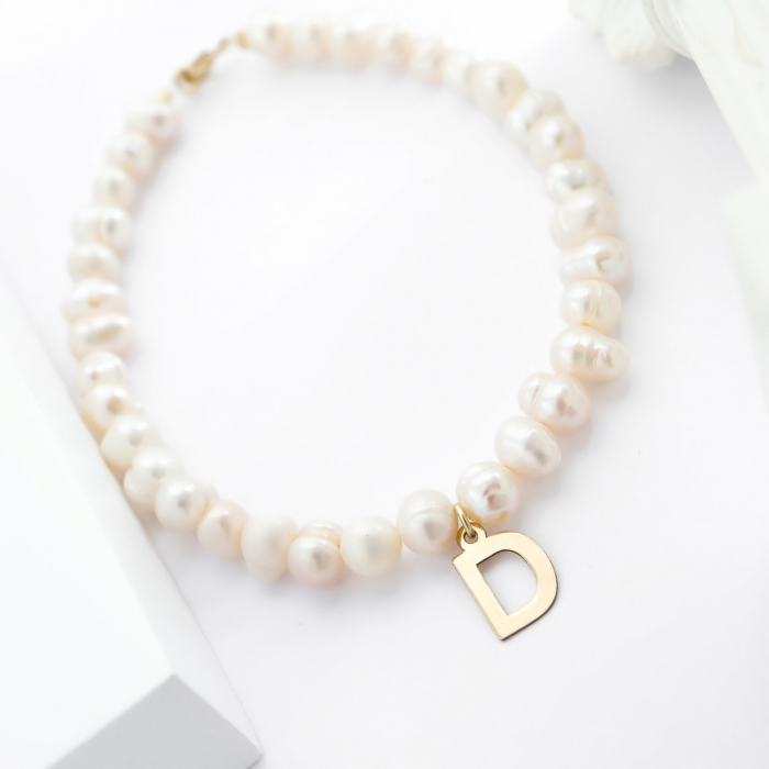 Brățară cu Perle de Cultură și Inițială din Aur 14k – Eleganță Personalizată și Rafinament [2]