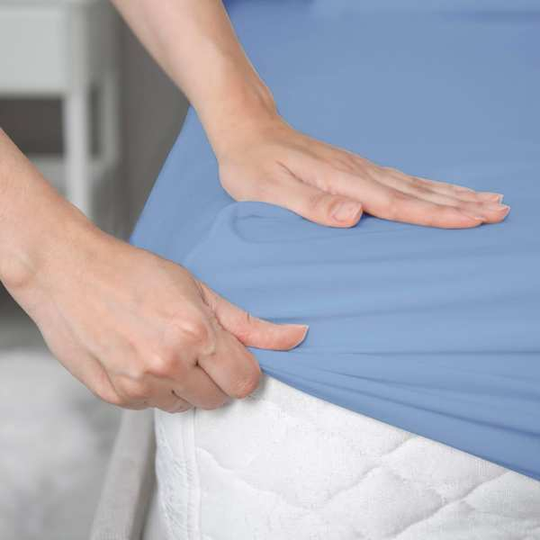 Cearceaf de Pat cu Elastic Bumbac Tesatura Rigida 140g pe metru patrat 150 x 200 cm Albastru – IoArtify.ro [7]