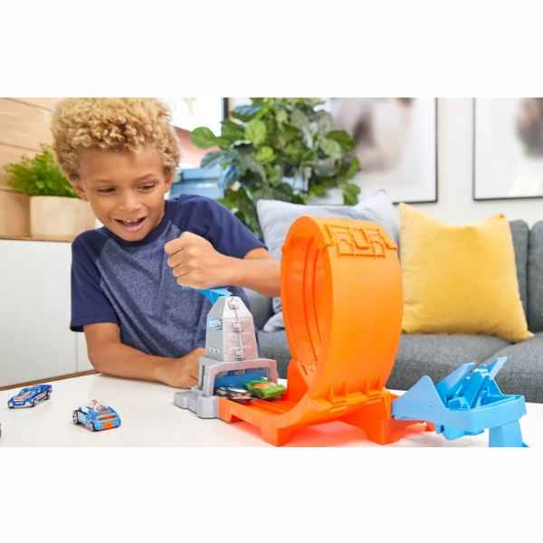 Ciurcuit Rapid HOT WHEELS cu Lansator pentru Cascadorii si Masinuta Exclusiva cu mecanism de lansare rapidă – IoArtify.ro [4]
