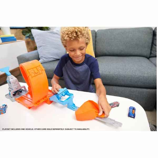 Ciurcuit Rapid HOT WHEELS cu Lansator pentru Cascadorii si Masinuta Exclusiva cu mecanism de lansare rapidă – IoArtify.ro [2]