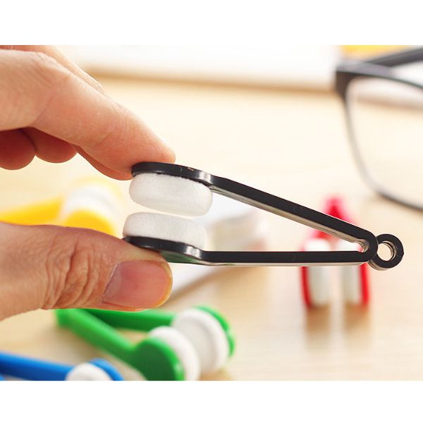 Instrument cu 2 capete din microfibra pentru curatarea si intretinerea lentilelor de ochelari 7x2 cm Negru – IoArtify.ro [3]