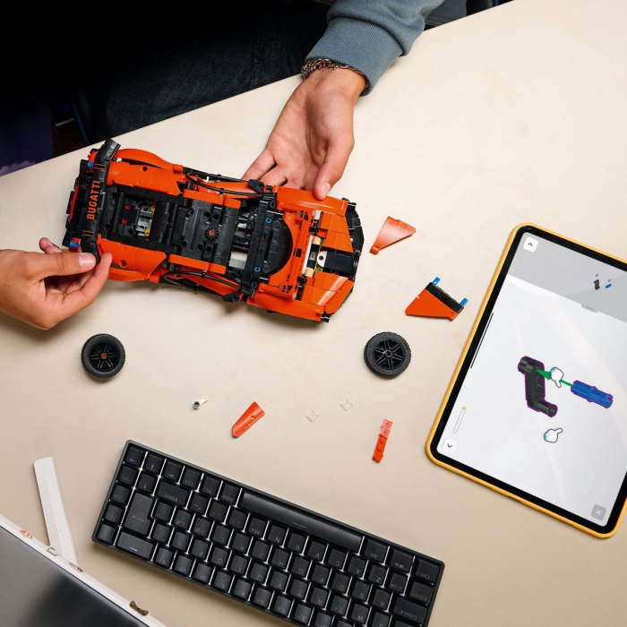 Lego Technic Hipermasina Bugatti Chiron Pur Sport 42222 cu 1 900 piese - IoArtify.ro [6]