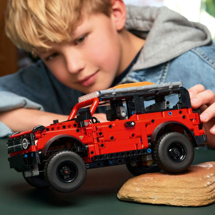 Lego Technic Ford Bronco Suv 42213 cu motor cu piston funcțional - IoArtify.ro [5]
