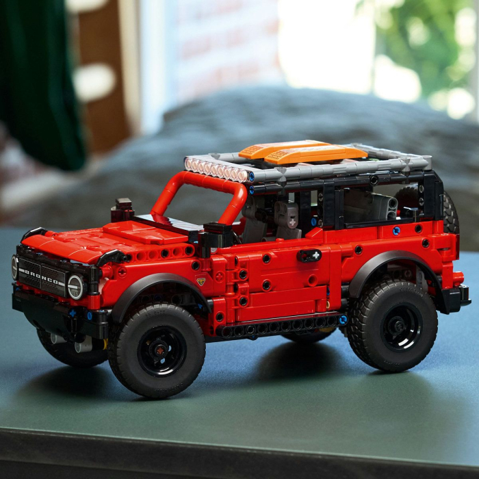 Lego Technic Ford Bronco Suv 42213 cu motor cu piston funcțional - IoArtify.ro [6]
