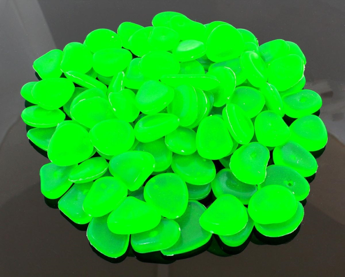Set 100 pietre decorative fluorescente culoare Verde AVX-AG653B cu strălucire intensă - IoArtify.ro [2]