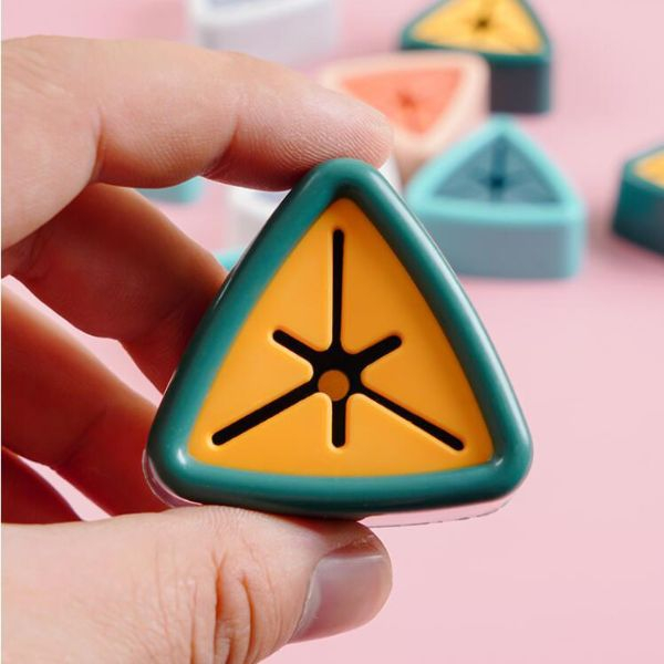 Set 5 Suporti pentru Prosop de Baie sau Bucatarie Impermeabili si Autoadezivi cu Sistem Push Free Montare pe Perete 5 x 2.3 cm Verde – IoArtify.ro [5]