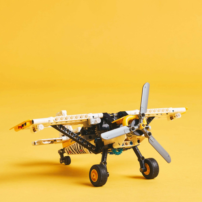 Lego Technic Avion pentru Zone Greu Accesibile 42198 cu motor cu piston - IoArtify.ro [5]
