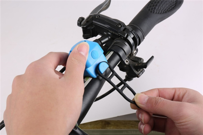 Sonerie electrica pentru biciclete trotinete scutere culoare neagra cu sunet puternic – IoArtify.ro [6]