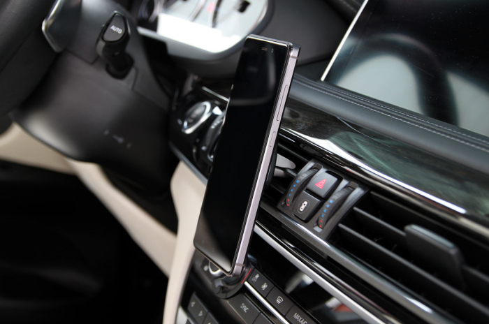Suport auto pentru telefon magnetic HOLD-01 cu prindere magnetică puternică - IoArtify.ro [4]
