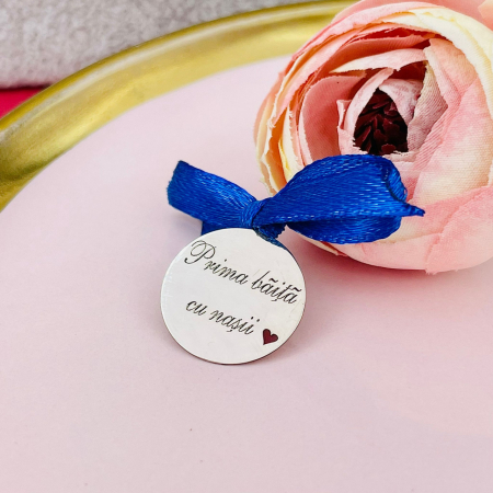 Bijuterii Argint Personalizate - Banut Argint 2cm Prima baita cu nasii - Bijuterie de calitate pentru un botez memorabil