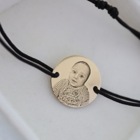 Brățară personalizată din aur 14k cu gravură și șnur de mătase – Bijuterie unică pentru amintiri prețioase [4]