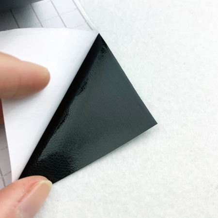 Folie auto pentru colantare integrala Termoplastica cu tehnologie BUBBLE FREE culoare Negru finisaj Lucios dimensiune 3 0m x 1 52m – IoArtify ro [4]