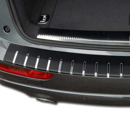 Ornamente exterior - Folie protectie portbagaj in doua straturi Crom si Carbon 3D Negru 83 x 7,5 cm rezistenta la zgarieturi – IoArtify.ro