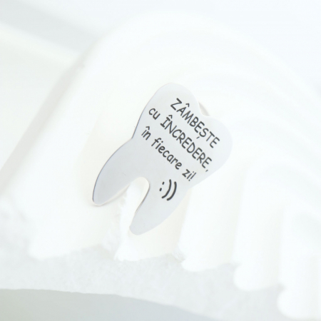 Pin Personalizat din Argint 925 pentru Dentist / Stomatolog – Eleganță, Profesionalism și Cadou Memorabil [1]
