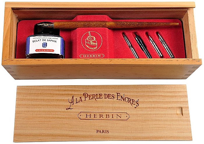 CF SET CALIGRAFIE HERBIN ECLAT DE SAPHIR IN CUTIE LEMN, 5 PENITE, CERNEALA SI TOC 27016T [5]