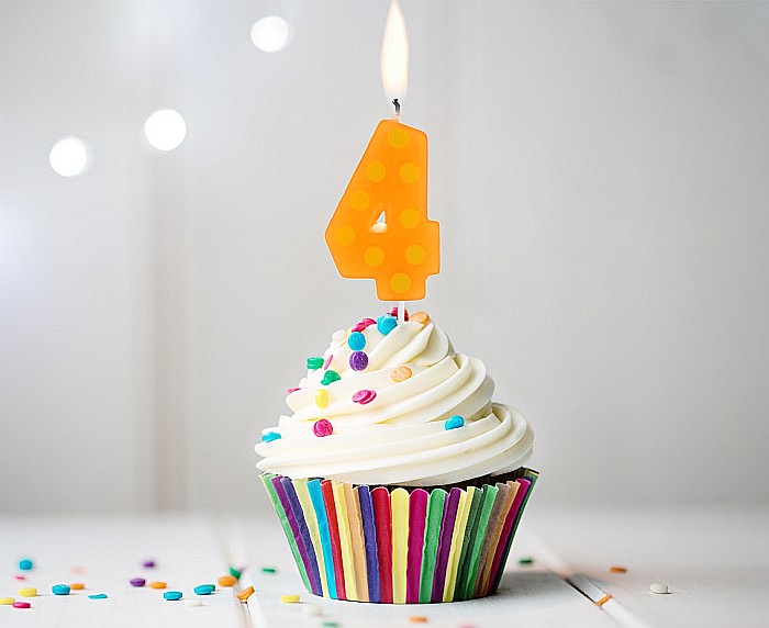 GOD LUMANARI TORT Number 4, pick candle dots, 6cm SWCG4-MM [1]