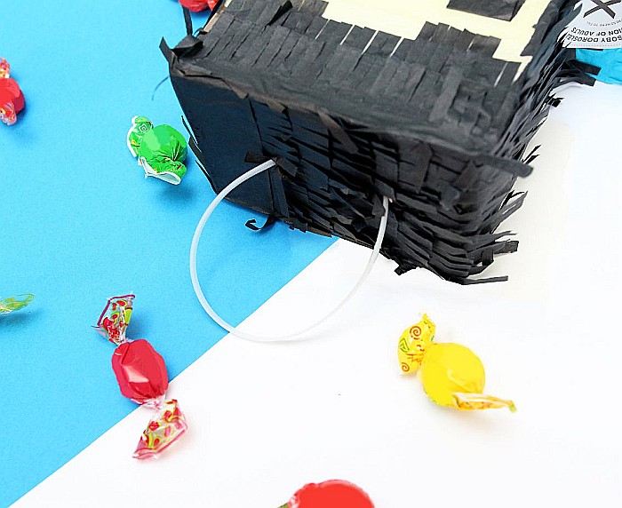 GOD PINATA PARTY MR. PIXEL 40*7.5*28CM WM-PMPX [4]