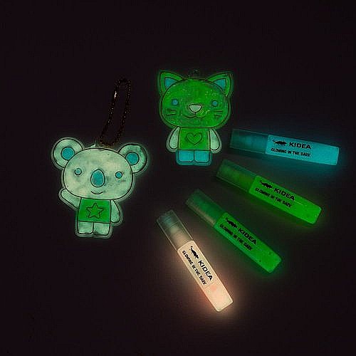 DE SET CREATIV 2 PANDANTIVE CU GEL CARE STRALUCESTE LA INTUNERIC + 2 SABLOANE KIDEA ZZMISCKA [2]
