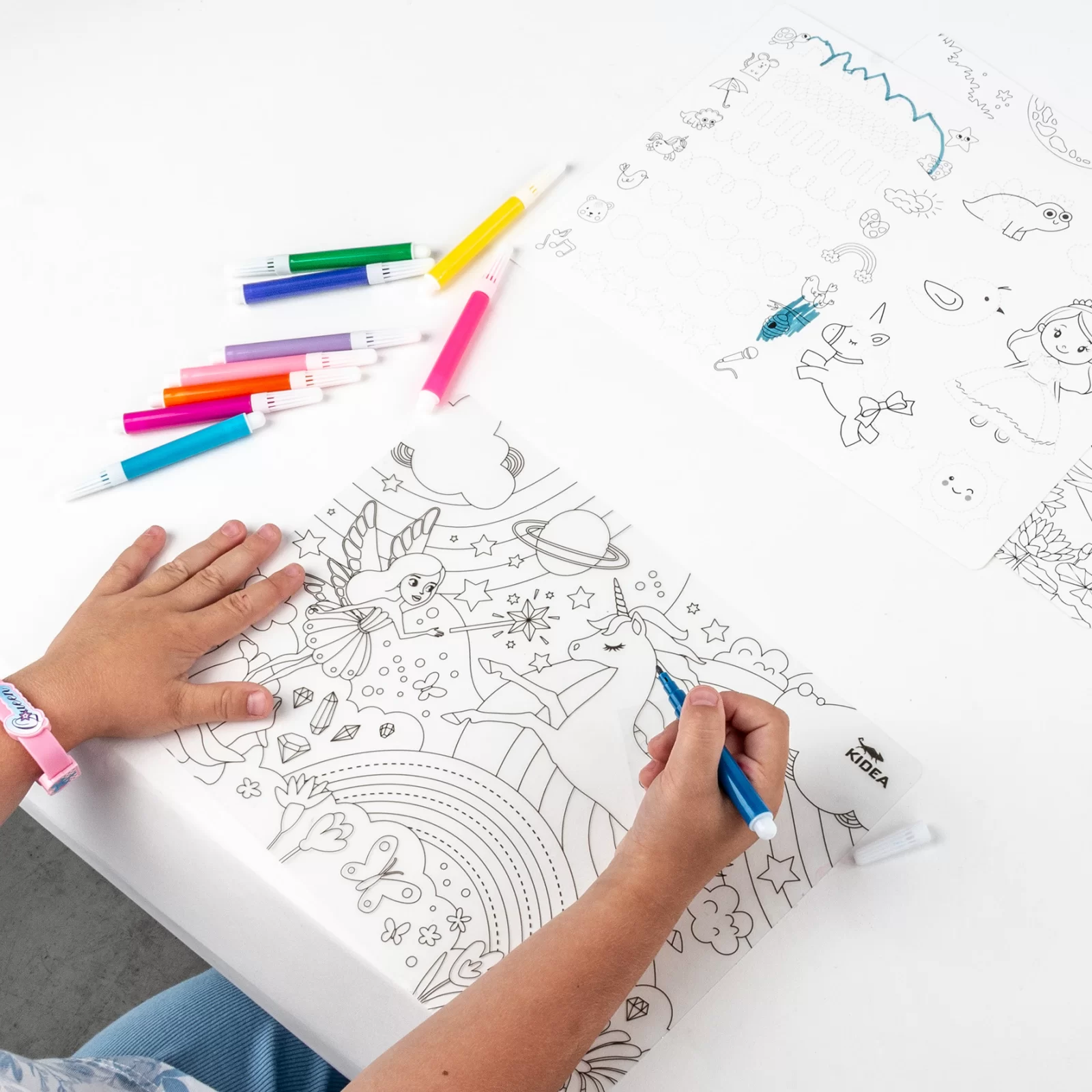 PORTOFOLIUL MICULUI ARTIST, SABLOANE + 6 CARIOCI, PRINTESE, KIDEA ITUKKA [4]