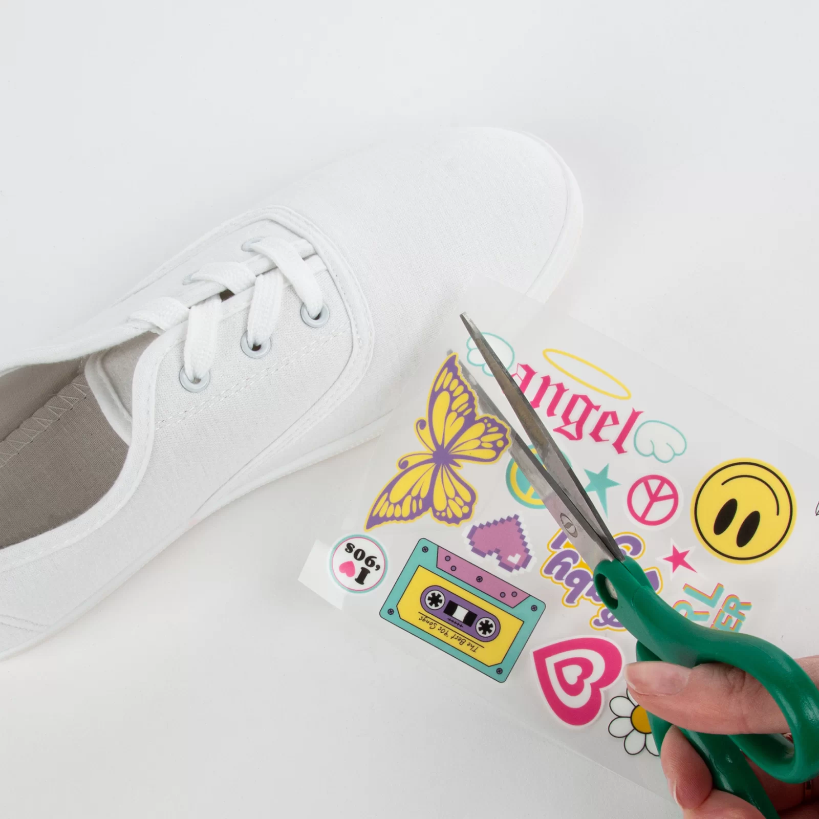 DE STICKERE PENTRU PANTOFI, VIBES KIDEA, STRALUCESC LA INTUNERIC TZOGVKA [2]