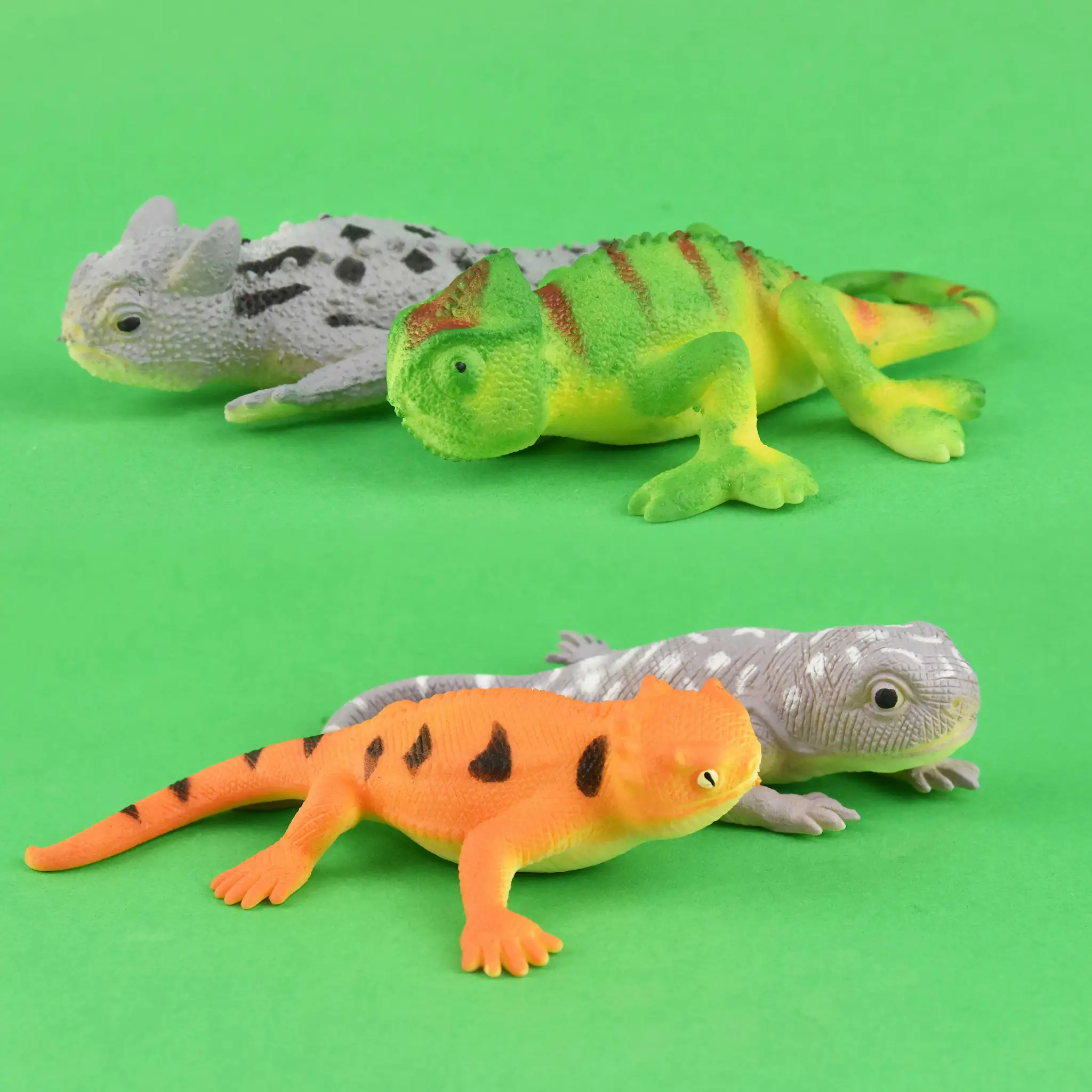 FIGURINA SQUISHY SOPARLA CARE ISI SCHIMBA CULOAREA IN APA 41117 [1]