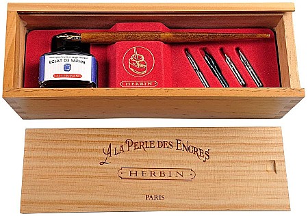 CF SET CALIGRAFIE HERBIN ECLAT DE SAPHIR IN CUTIE LEMN, 5 PENITE, CERNEALA SI TOC 27016T [4]